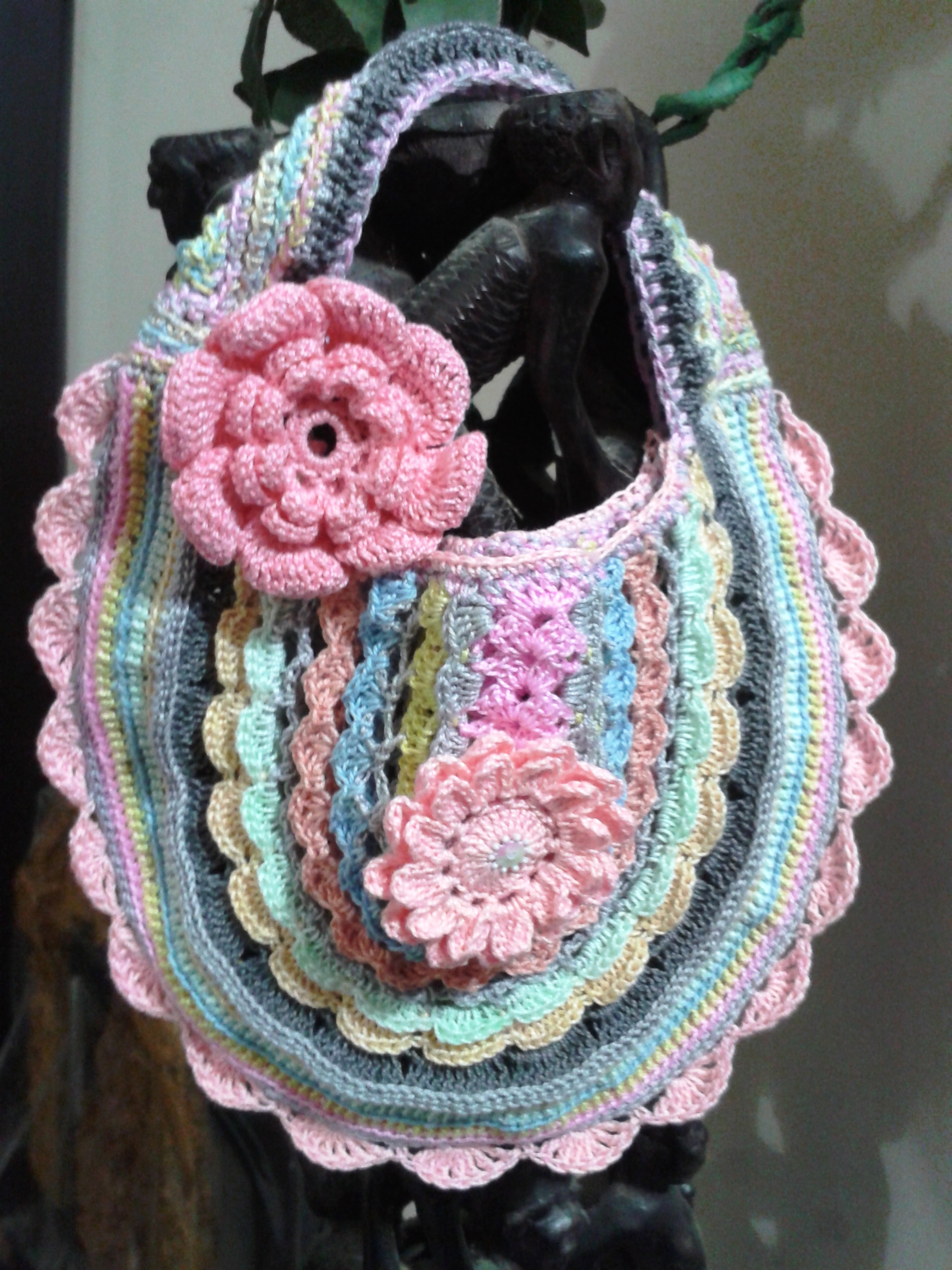 Cute Rainbow bag/Purse (Crochet) | crochetshelters